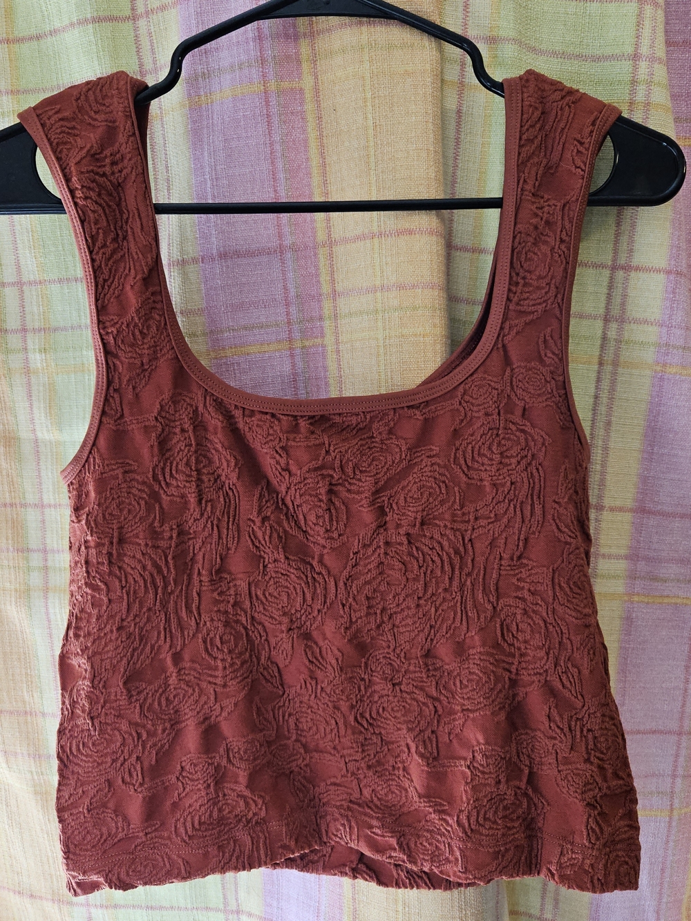 Textured Rose Tank Top - Picture 4 of 4